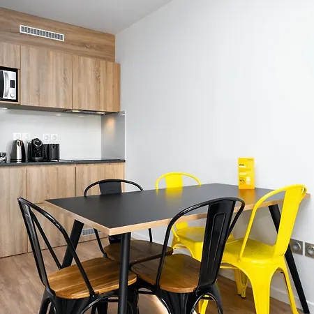 מלון דירות Staycity Near Disneyland Paris 4*